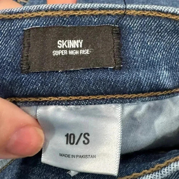 Express Super High Rise Buttonfly Jeans - Picture 3 of 4